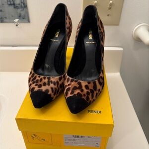Fendi size 40 cheetah animal print pumps high heels
